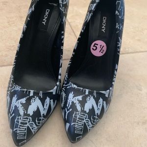 NWOT Black heels with white graphics